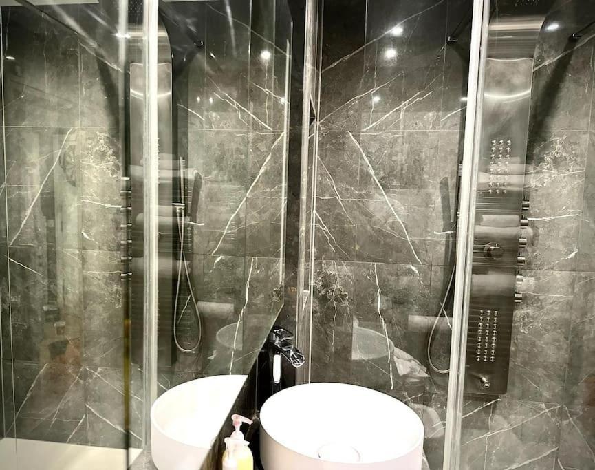 Stunning Luxury Croydon Apartment Gatwick Airport Close بورلي المظهر الخارجي الصورة