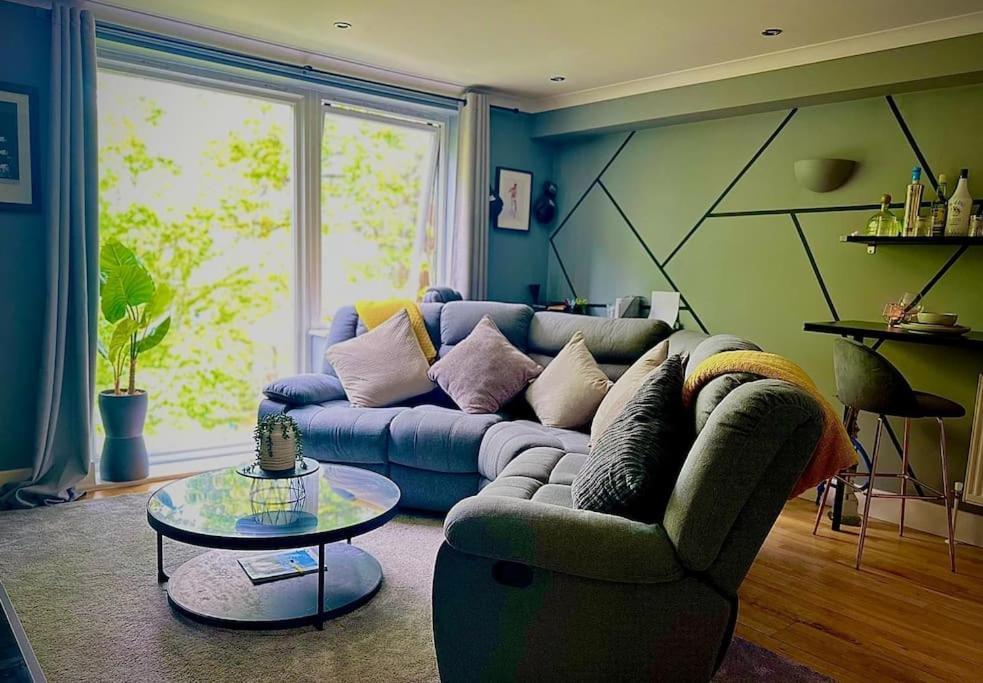 Stunning Luxury Croydon Apartment Gatwick Airport Close بورلي المظهر الخارجي الصورة