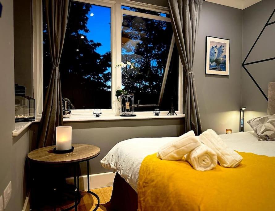 Stunning Luxury Croydon Apartment Gatwick Airport Close بورلي المظهر الخارجي الصورة