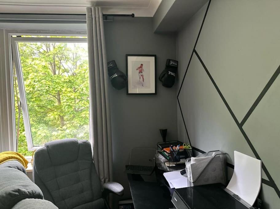 Stunning Luxury Croydon Apartment Gatwick Airport Close بورلي المظهر الخارجي الصورة