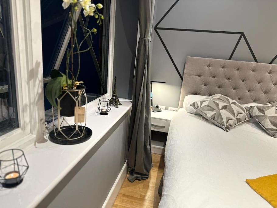 Stunning Luxury Croydon Apartment Gatwick Airport Close بورلي المظهر الخارجي الصورة